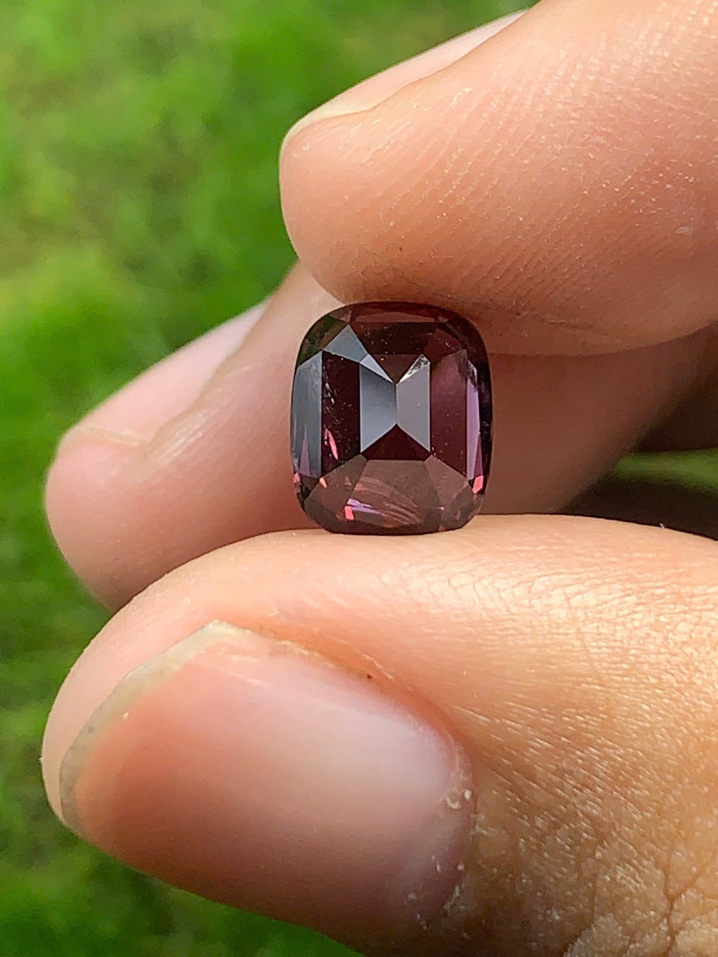 Natural Spinel LucYen 2.56ct - 06092523