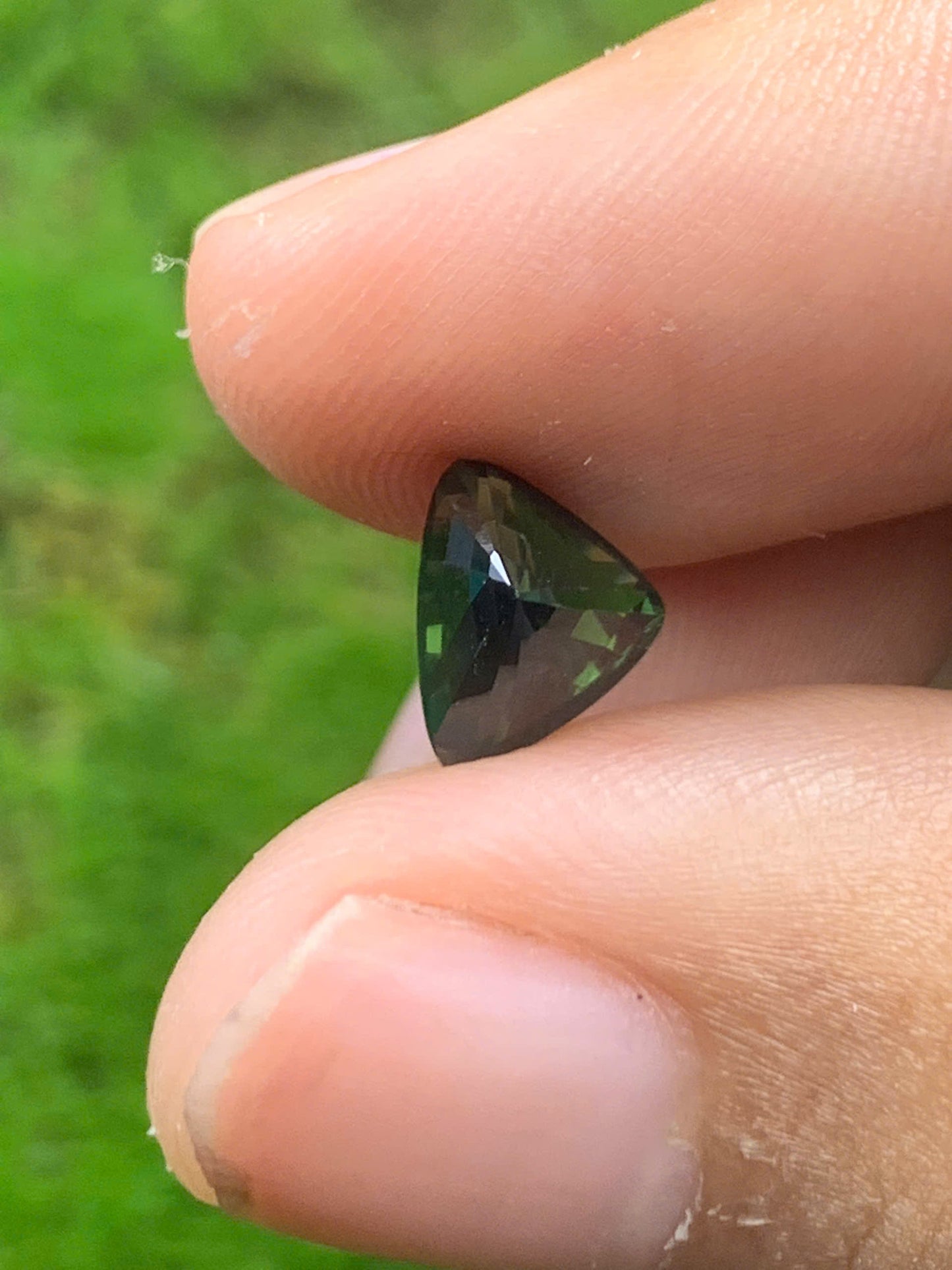 Natural Green sapphire LụcYên 2.01ct_ 06082511