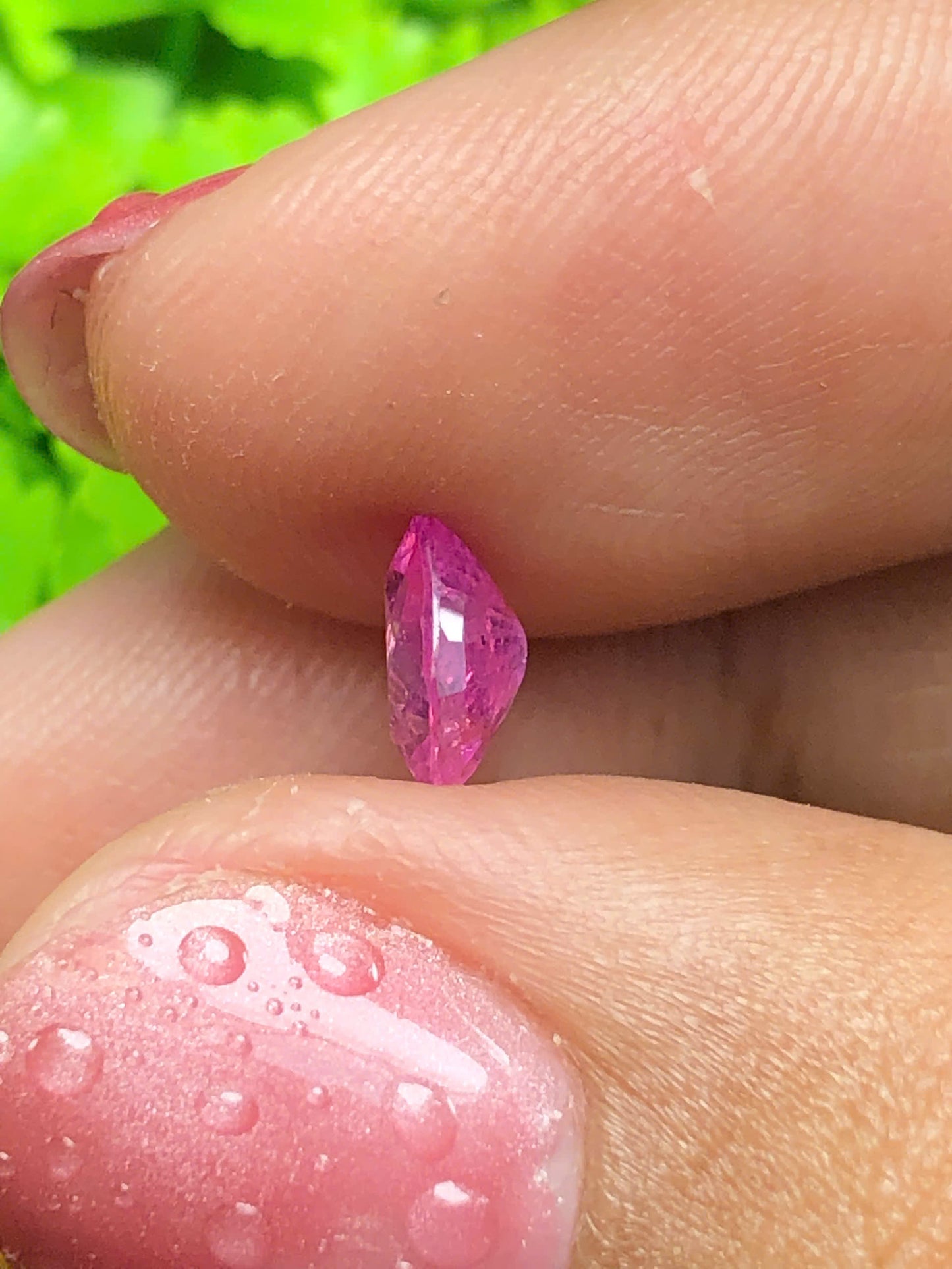Natural hot pink sapphire Lucyen 0.84ct _ 04062506HA