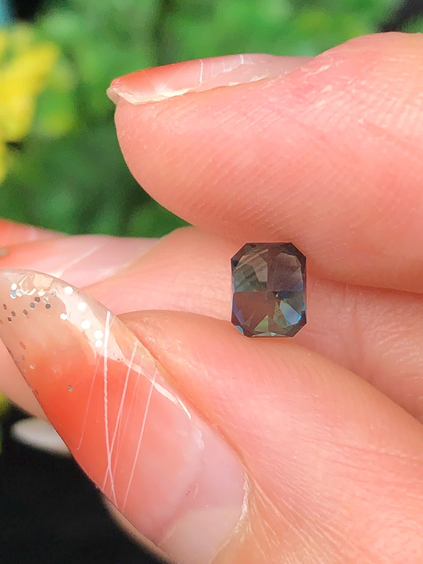 Natural green sapphire Phan thiet 0.83ct _06062617HG