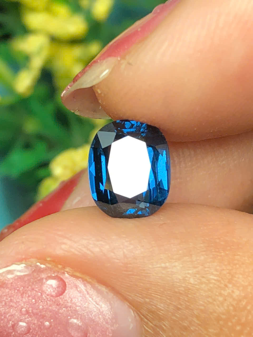 Natural Blue spinel LucYen _ HU