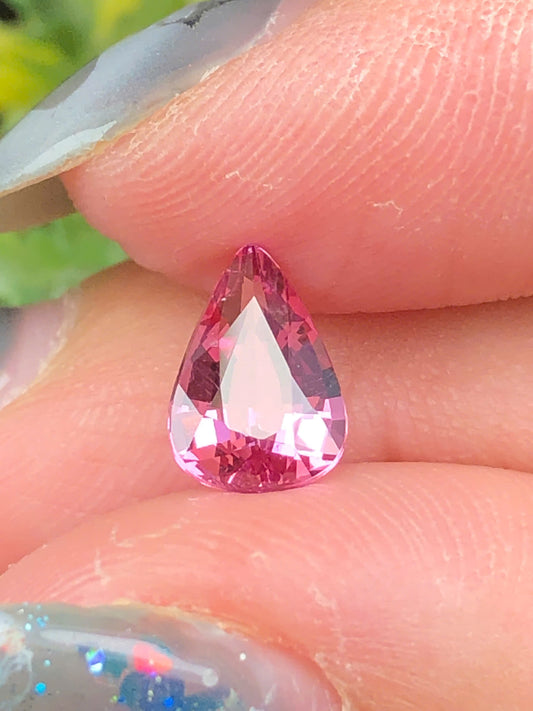 Natural Redish pink spinel LucYen _ 200648HU
