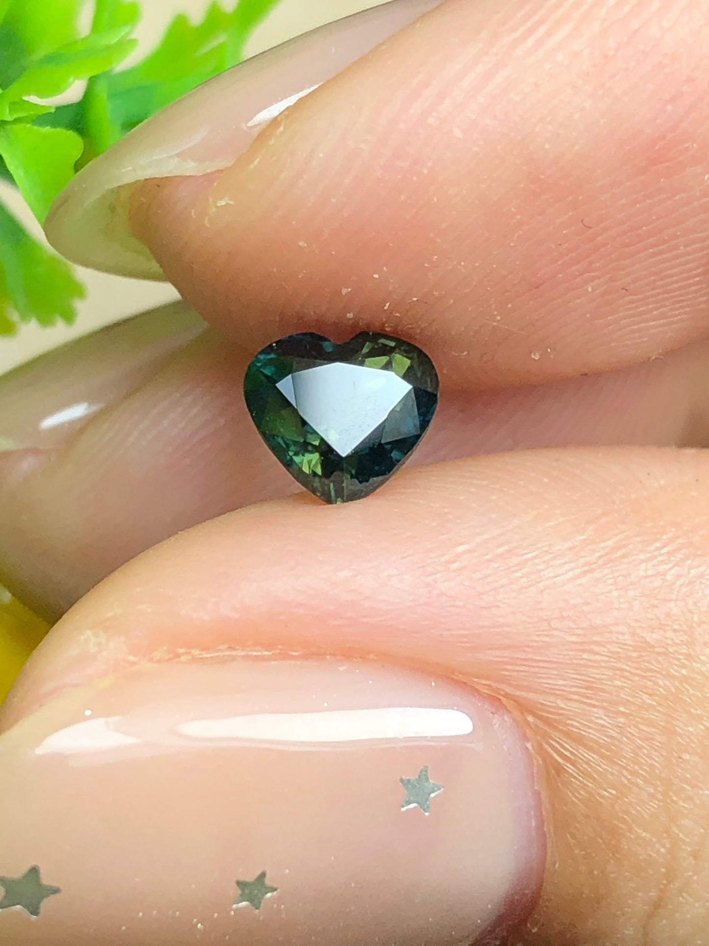 Natural  green Sapphire Phan Thiet 0.895ct_ 13072631HG