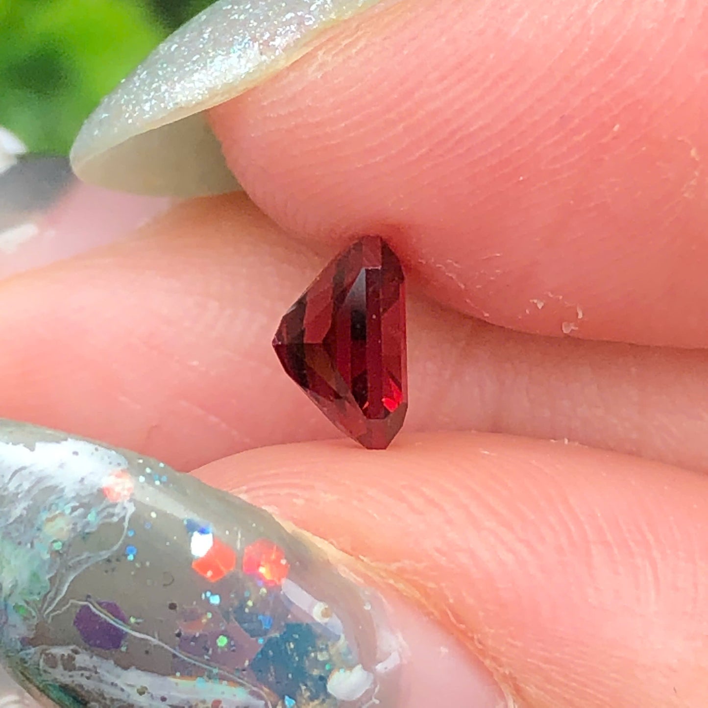 Natural Red Garnet Luc Yen 1,02ct- 050738HG