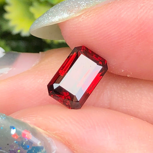 Natural Red Garnet 1,87ct - 050739HG
