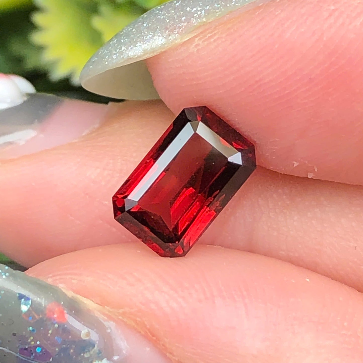 Natural Red Garnet 1,87ct - 050739HG