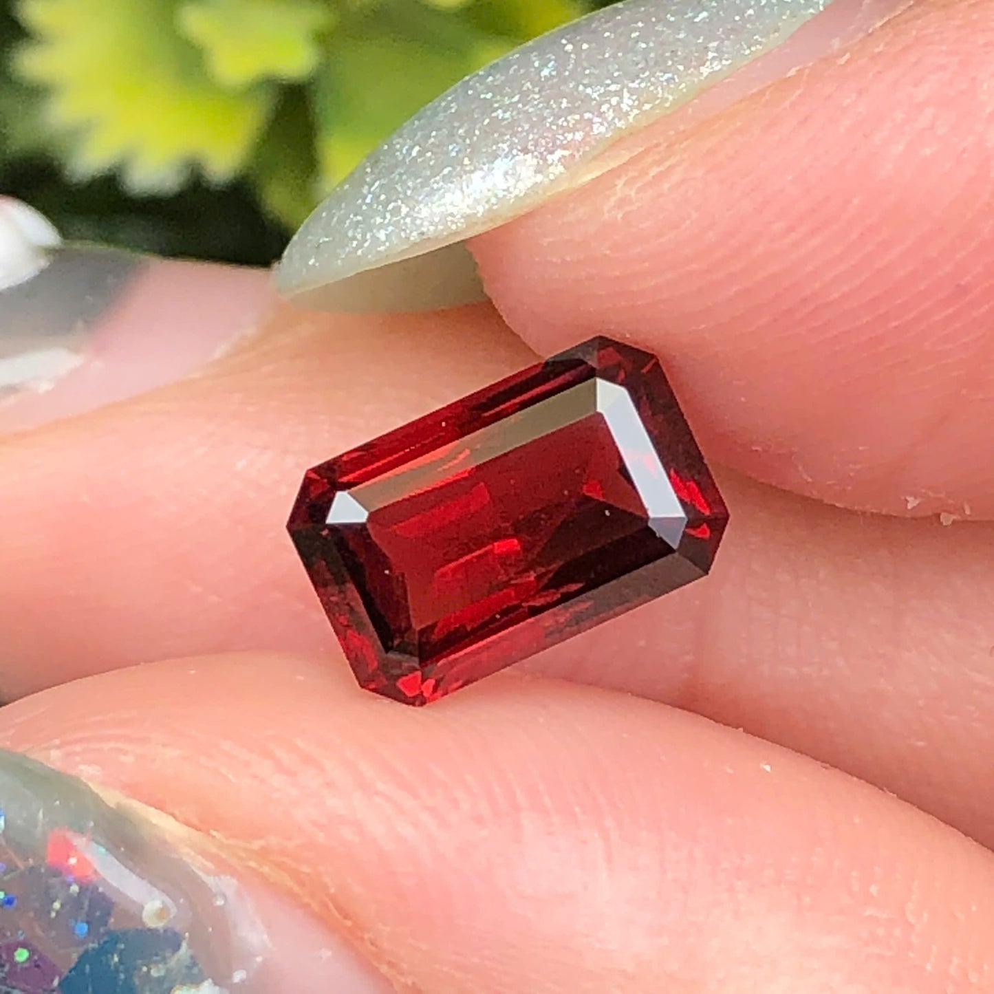 Natural Red Garnet 1,87ct - 050739HG