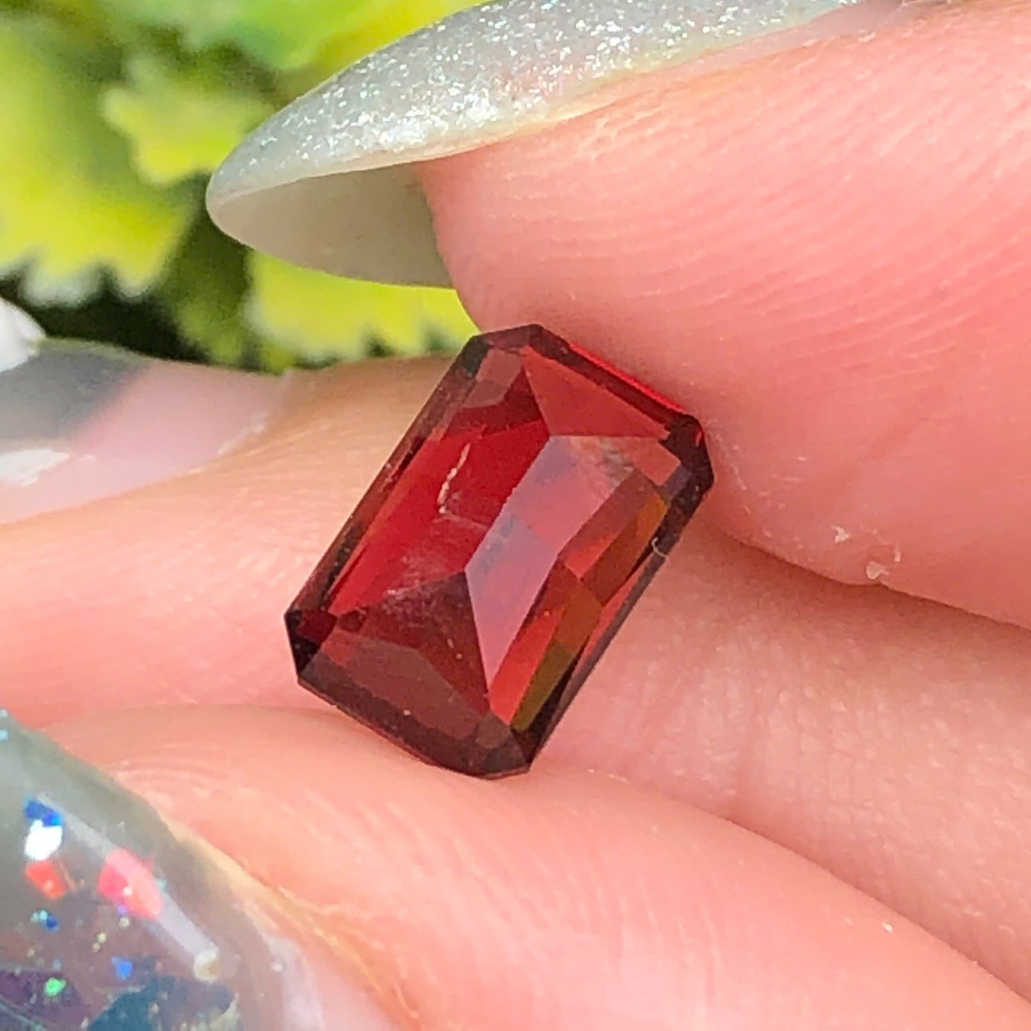 Natural Red Garnet 1,87ct - 050739HG