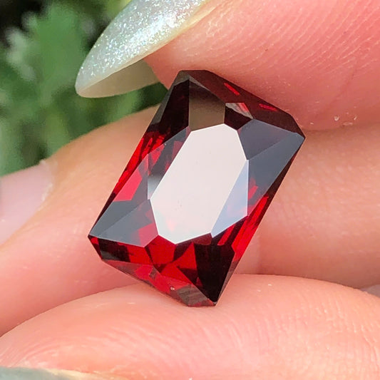 Natural Red Garnet 5,53ct  - 050742HG