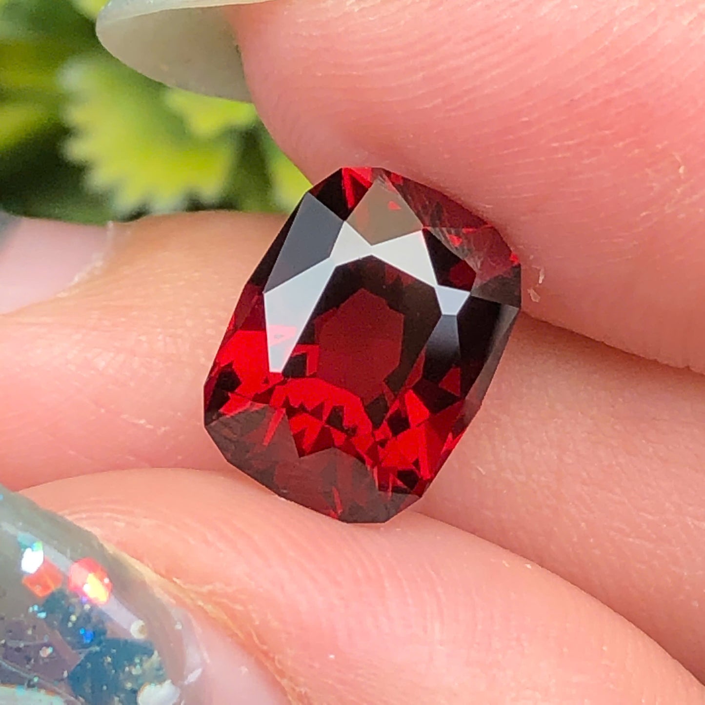 Natural Red Garnet 3,85ct - 050743HG