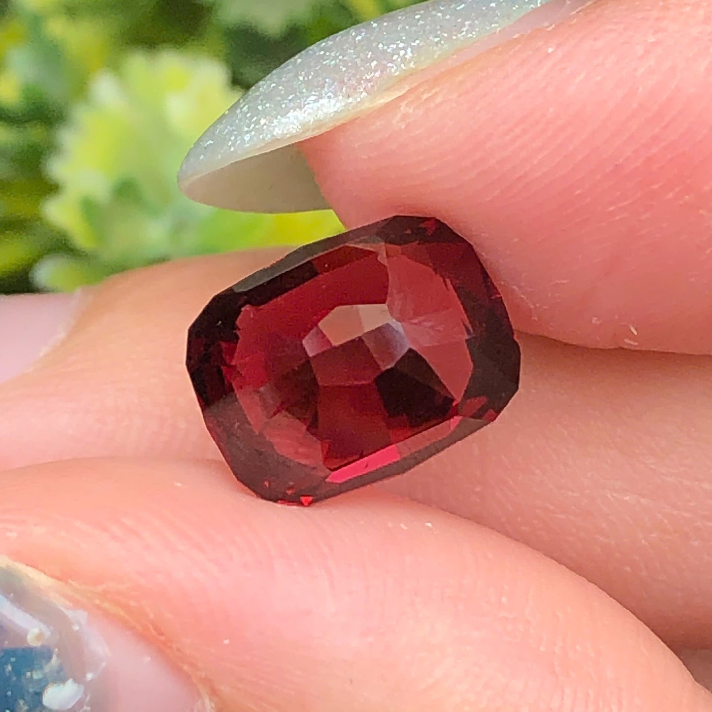 Natural Red Garnet 3,85ct - 050743HG