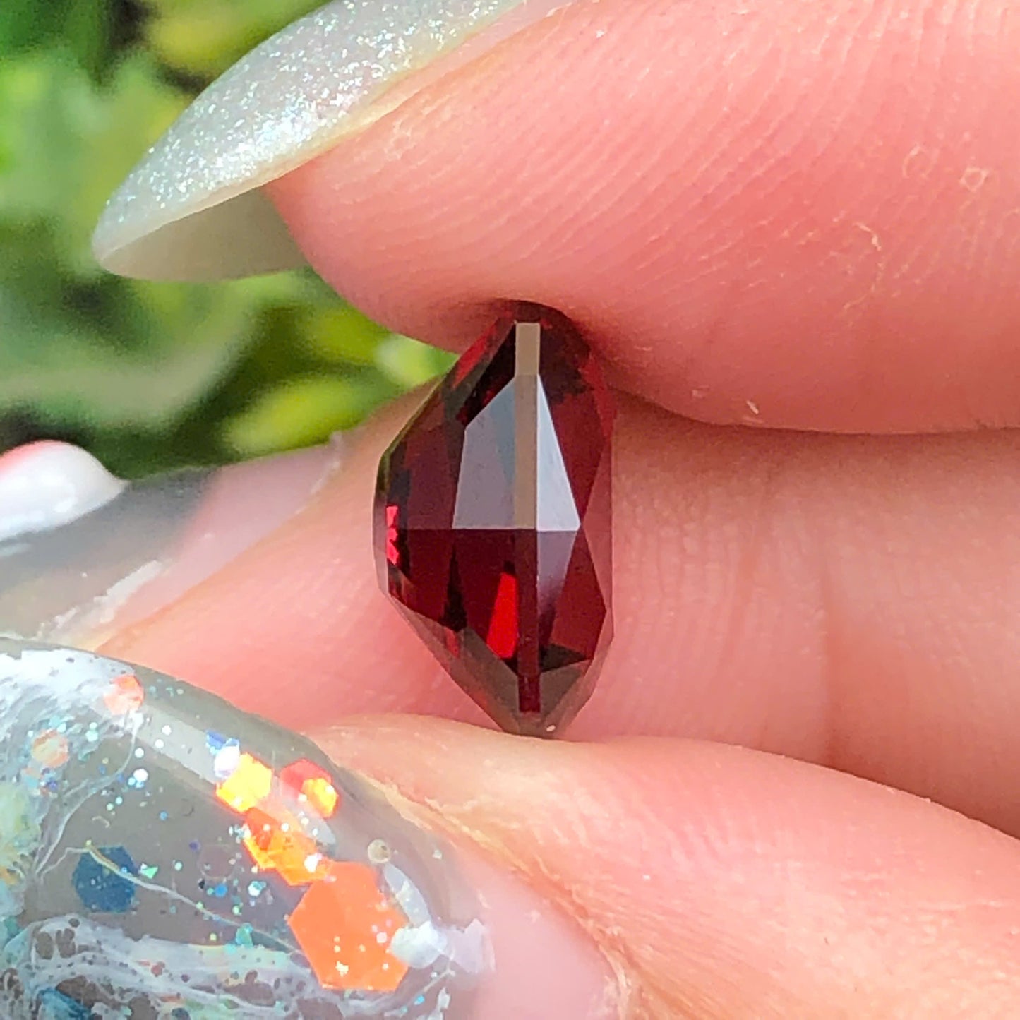 Natural Red Garnet 3,85ct - 050743HG