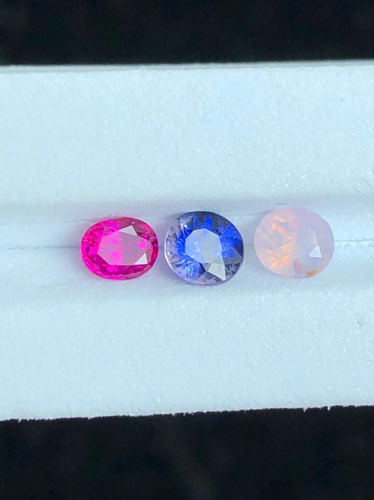 Natural set silky Sapphire LucYen 0.74ct  _21072634HG