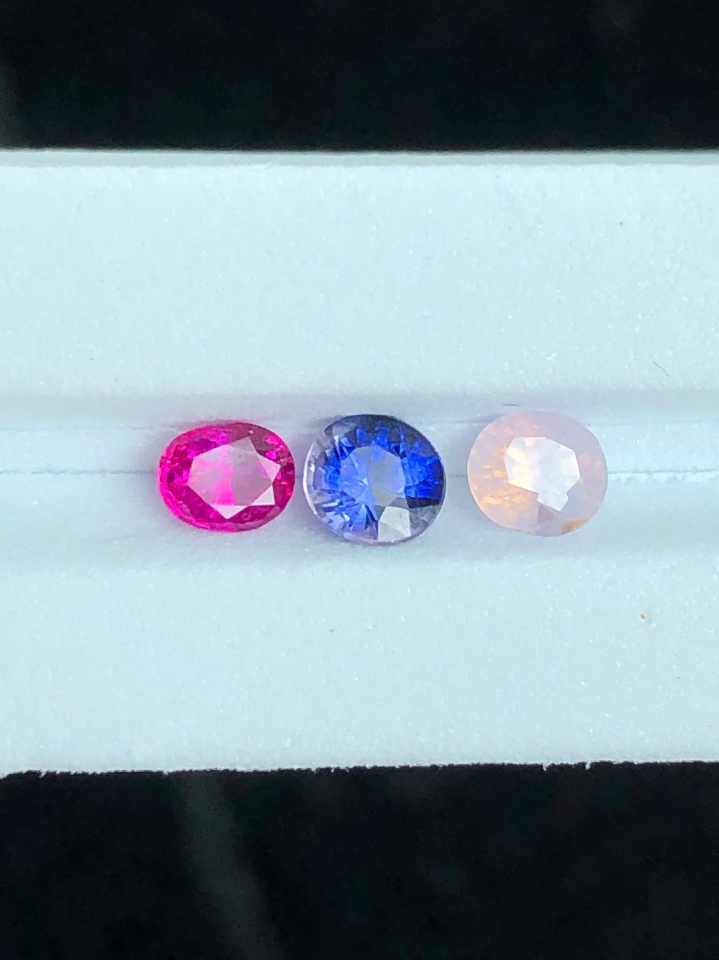 Natural set silky Sapphire LucYen 0.74ct  _21072634HG