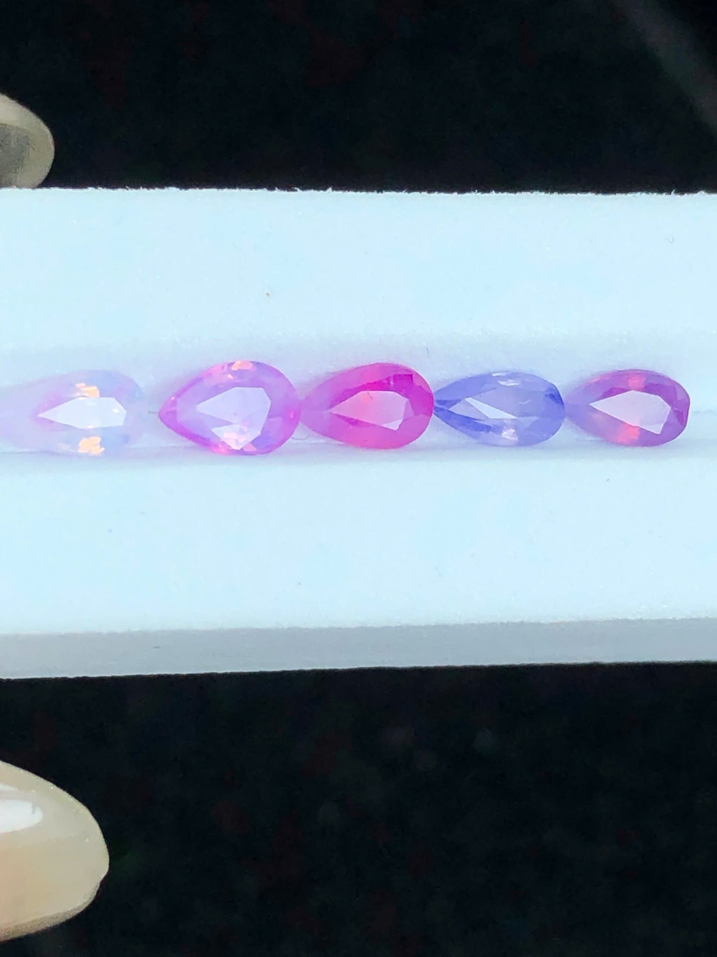 Natural set silky Sapphire LucYen 1.38ct  _21072644HG