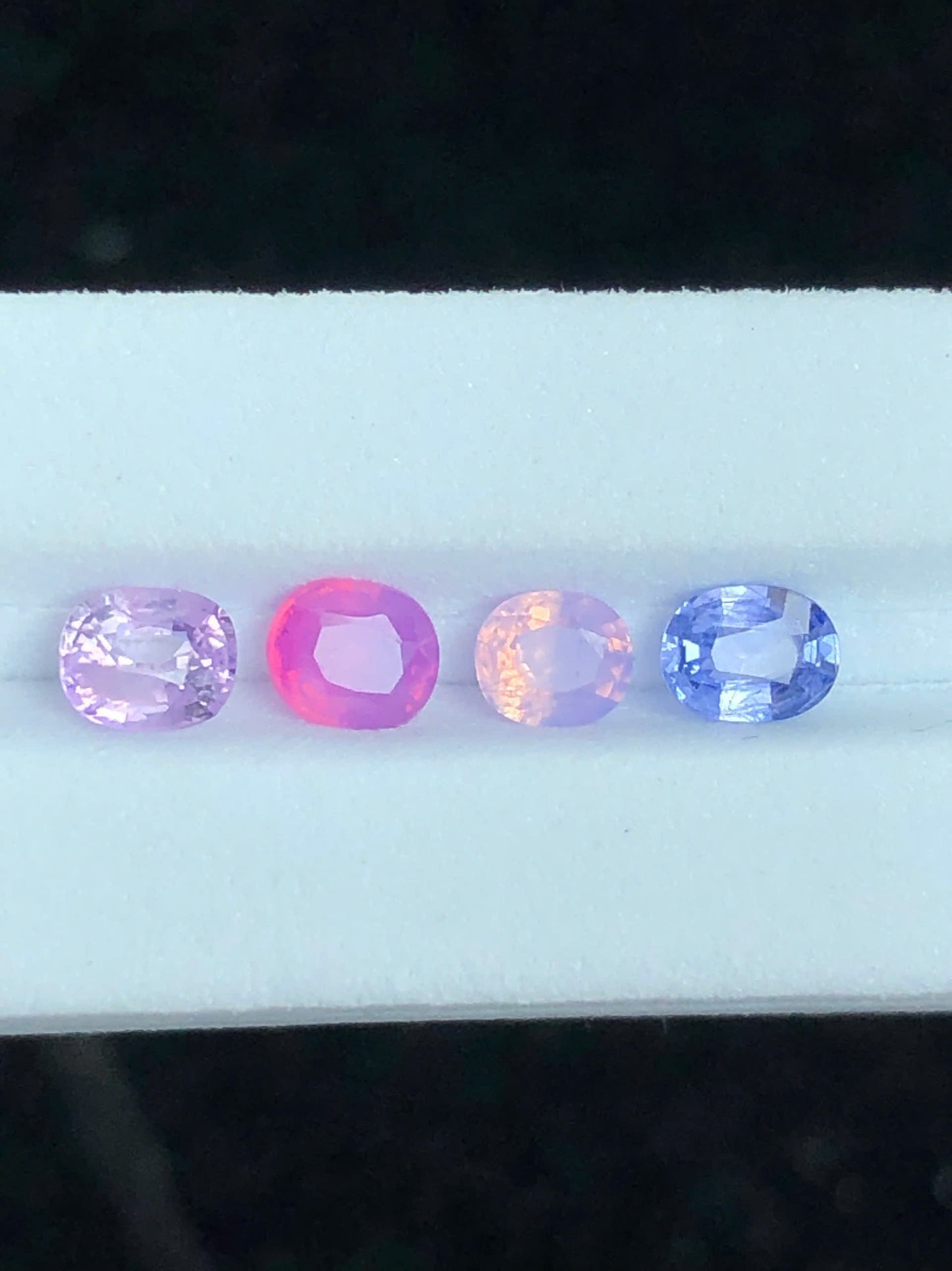 Natural set silky Sapphire LucYen 0.94ct  _21072640HG