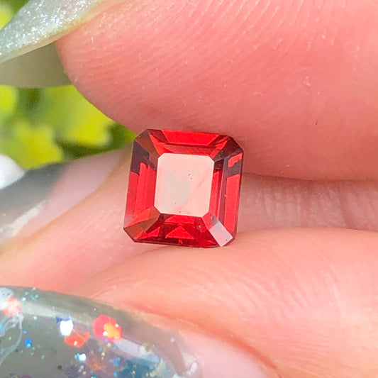 Natural Red Garnet 0,86ct - 060731HG