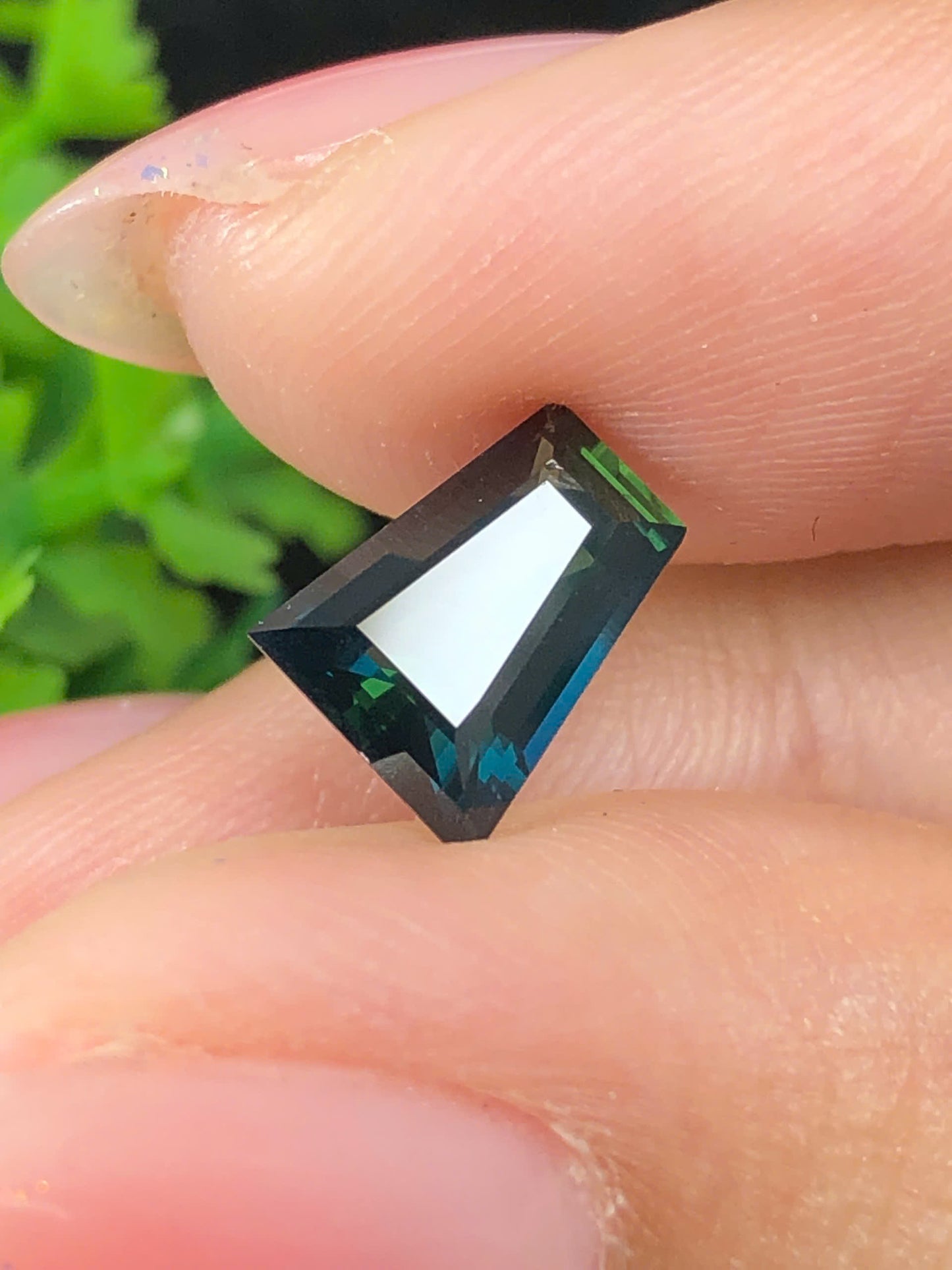 Natural  green Sapphire Phan Thiet 1.75ct_24072640HG