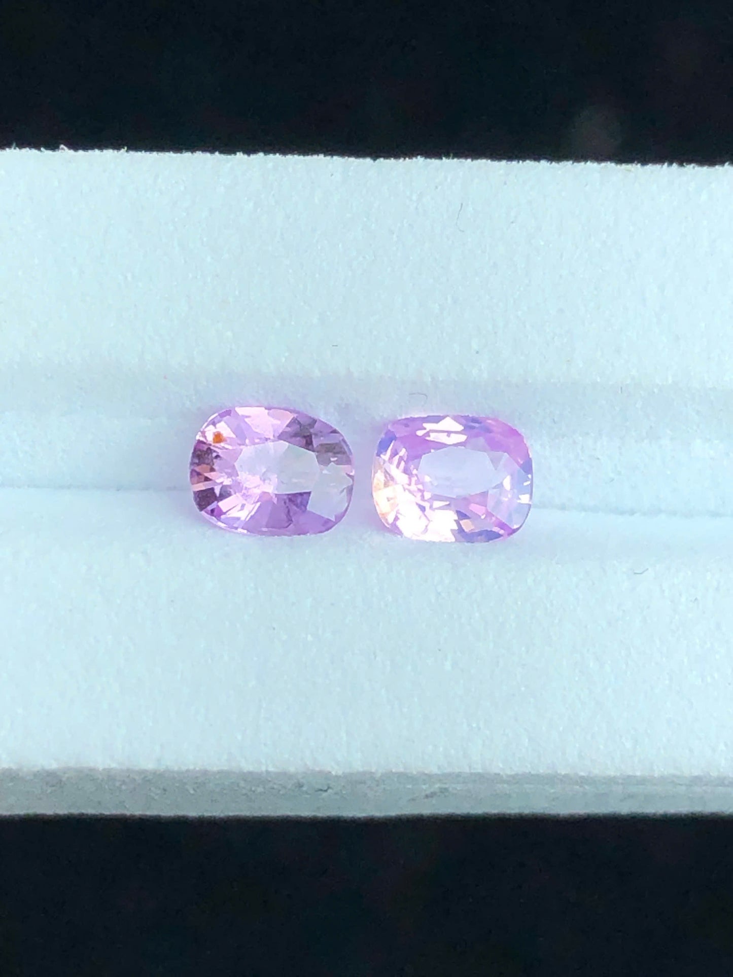 Natural set silky Sapphire LucYen 0.54ct/2pcs  _ 25072622HG (Copy)