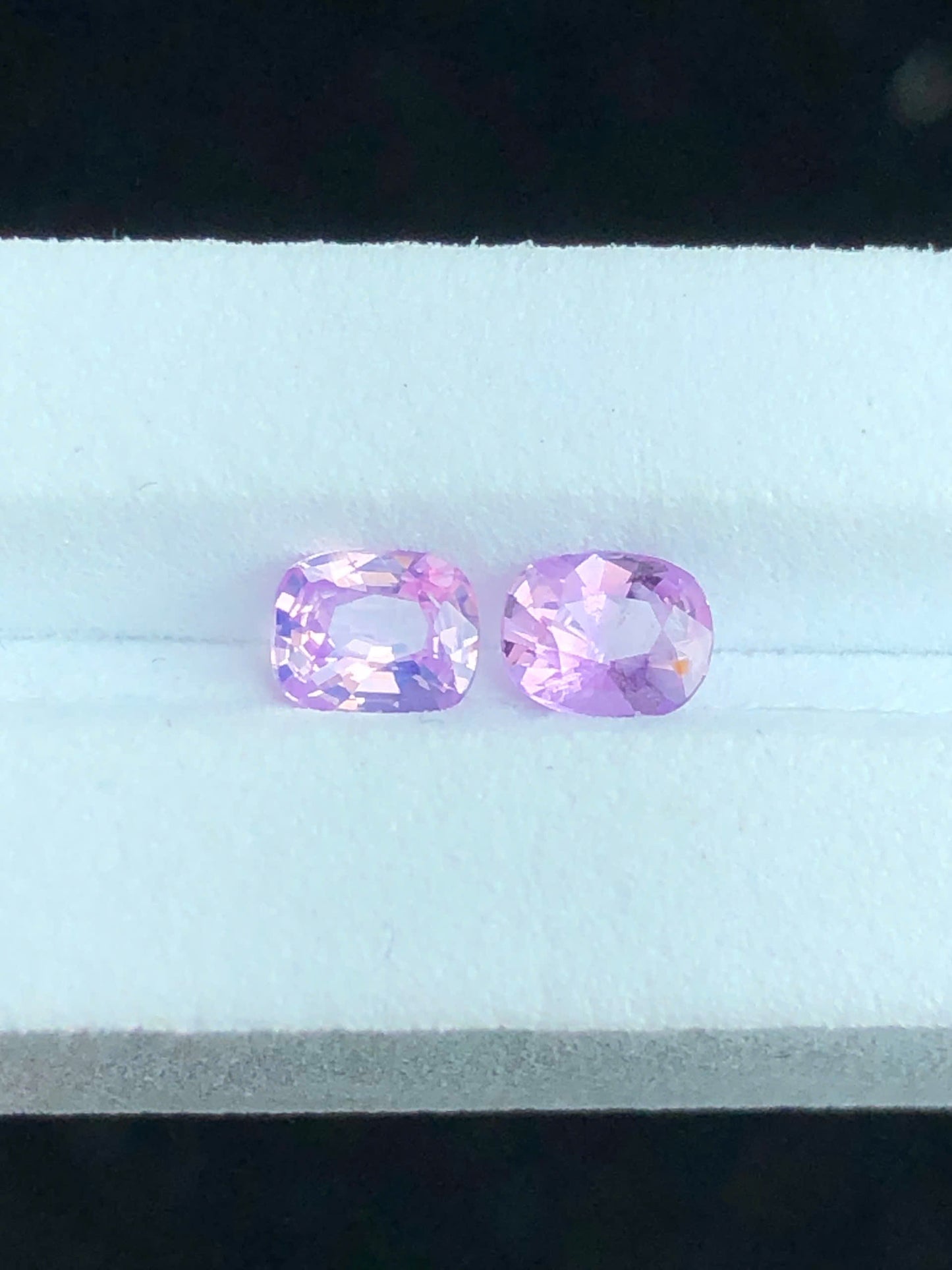 Natural set silky Sapphire LucYen 0.54ct/2pcs  _ 25072622HG (Copy)