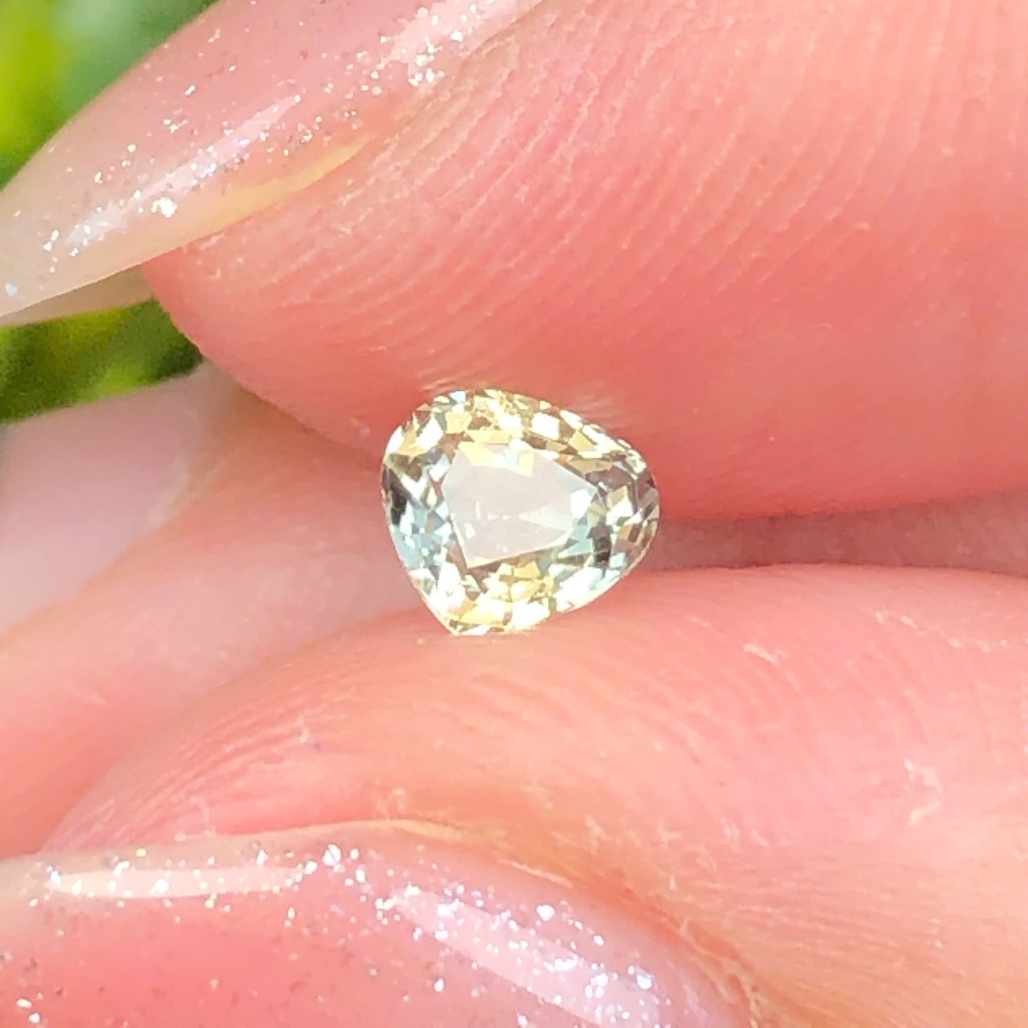 Natural yellow silky Sapphire LucYen 0,4ct  _T160701HG