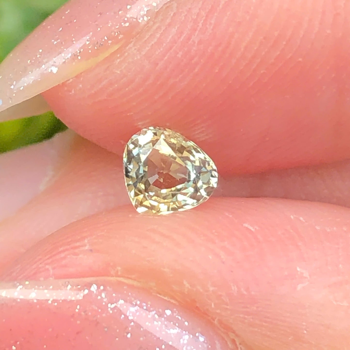 Natural yellow silky Sapphire LucYen 0,4ct  _T160701HG