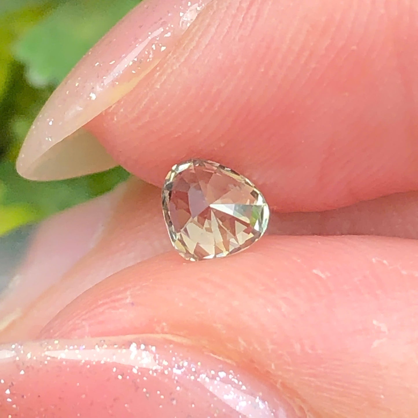 Natural yellow silky Sapphire LucYen 0,4ct  _T160701HG