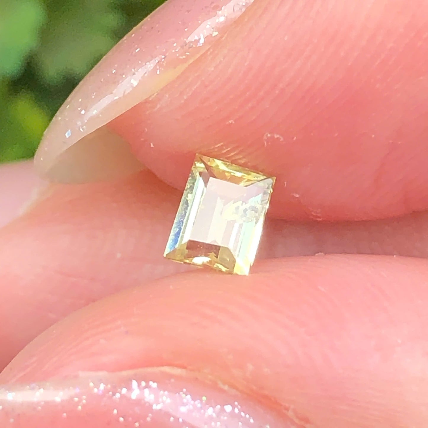 Natural yellow silky Sapphire LucYen 0,27ct  _T160704HG