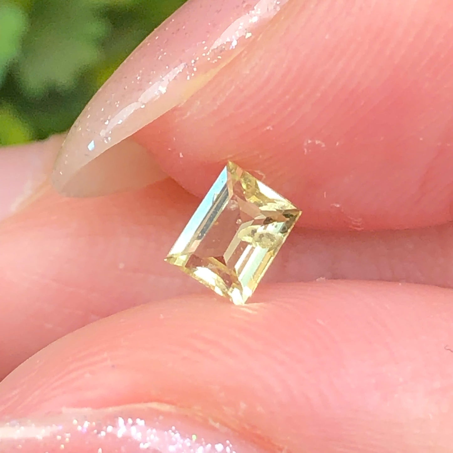 Natural yellow silky Sapphire LucYen 0,27ct  _T160704HG
