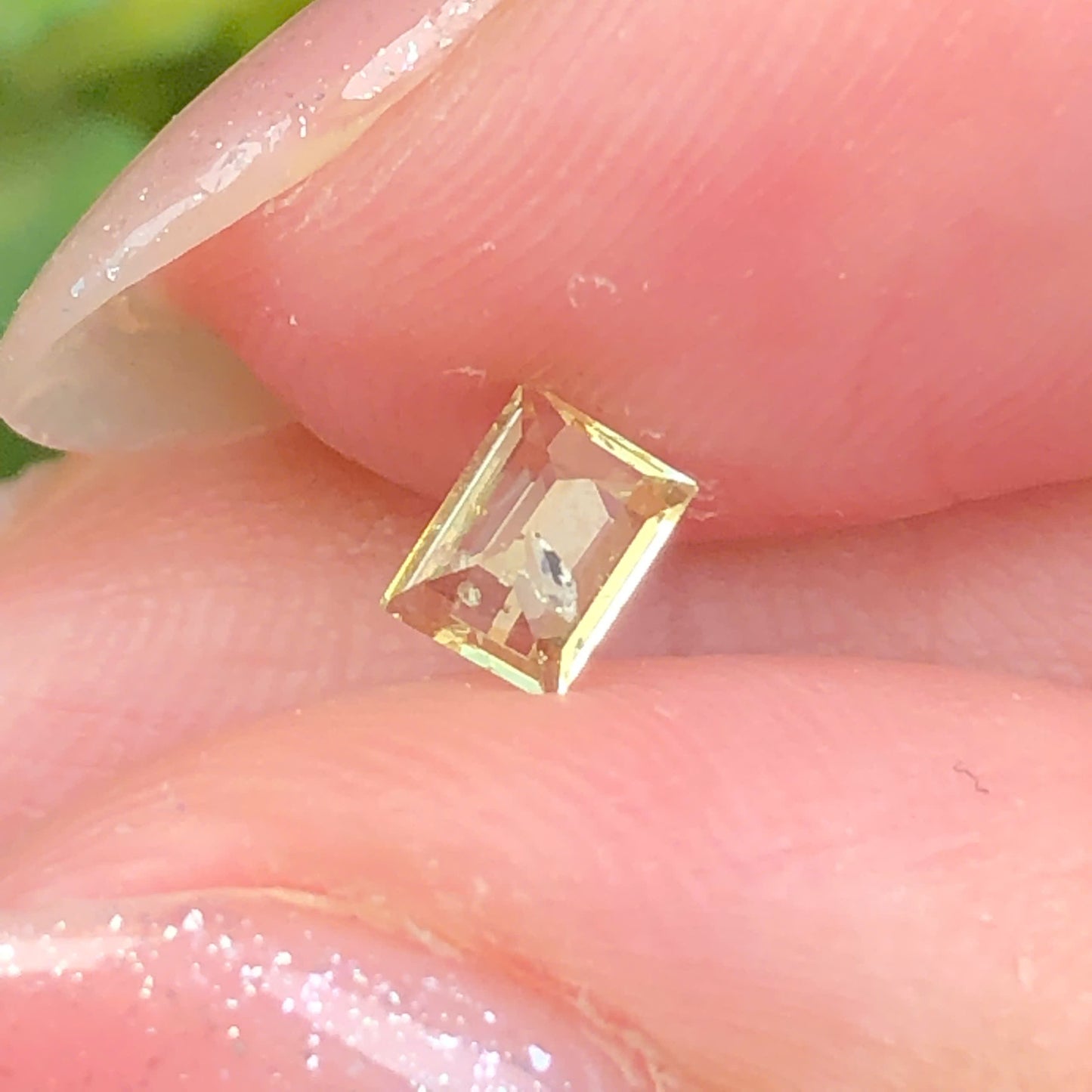 Natural yellow silky Sapphire LucYen 0,27ct  _T160704HG