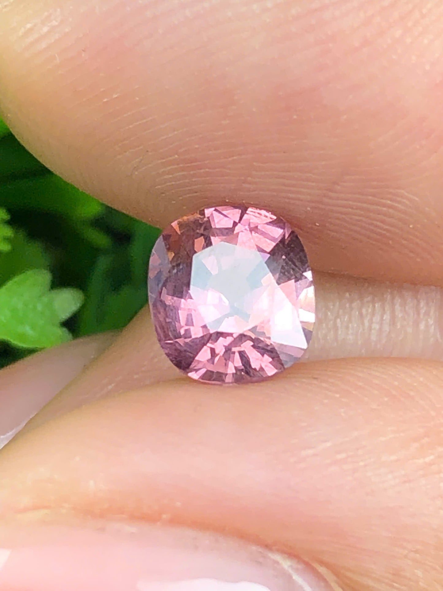 Natural Purple spinel Lucyen 1.55ct_28072620HU