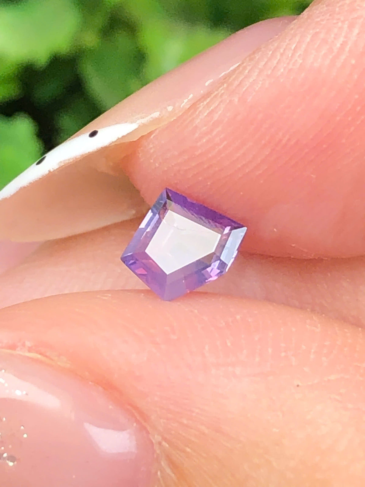 Natural purple silky Sapphire LucYen 0,41ct  _050806HG