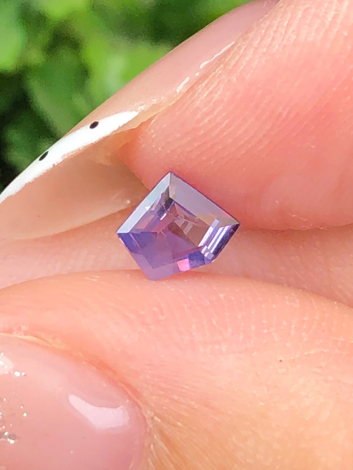 Natural purple silky Sapphire LucYen 0,41ct  _050806HG