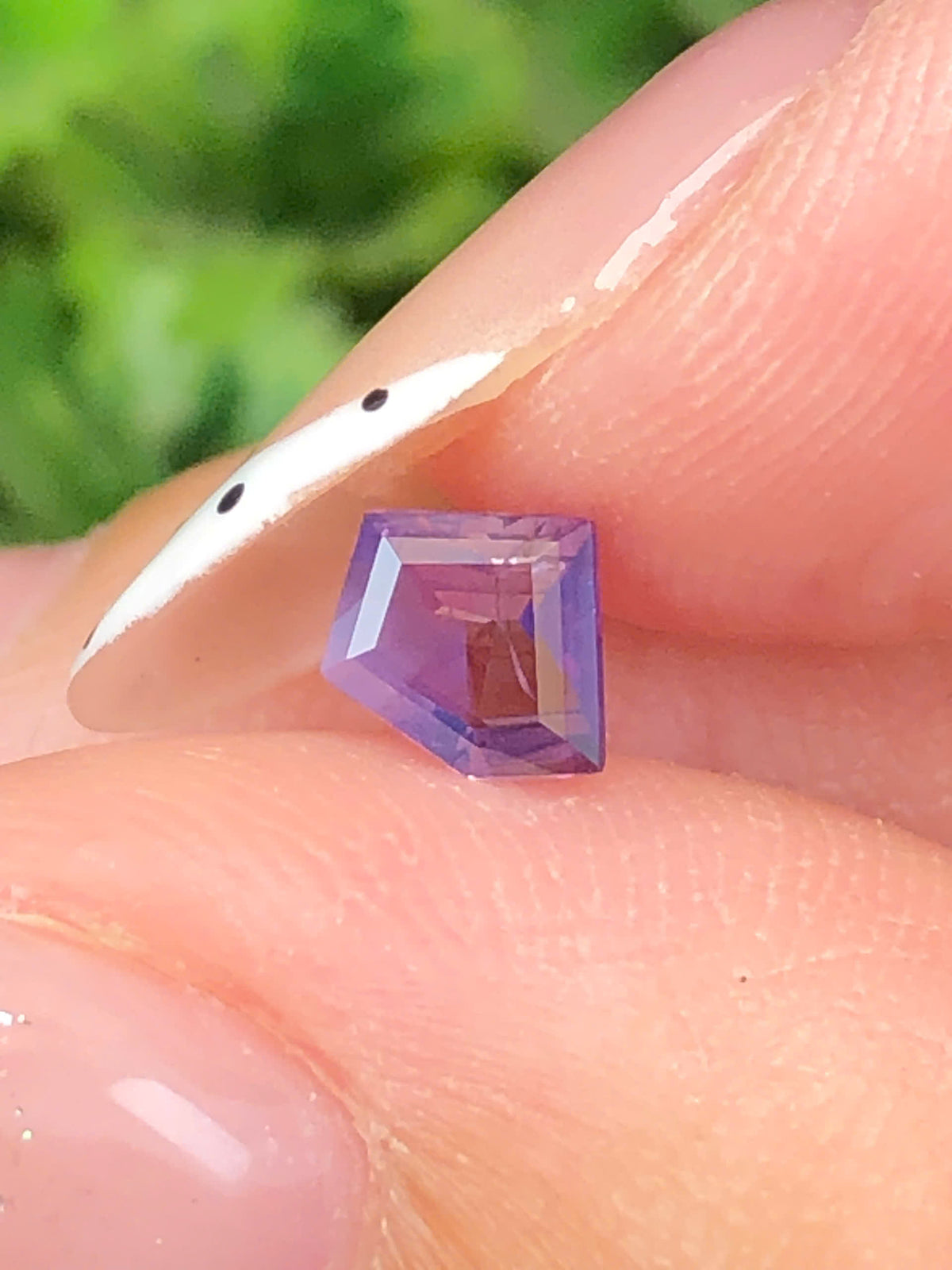 Natural purple silky Sapphire LucYen 0,41ct  _050806HG