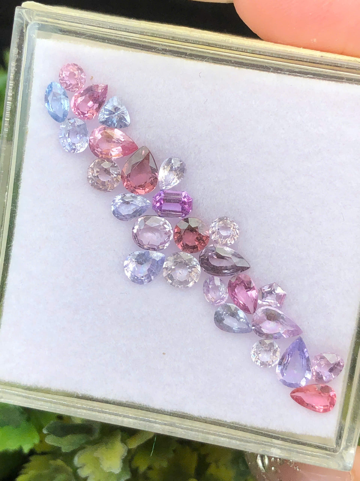 Natural set  spinel Luc Yen 5,13ct  _060822 HG