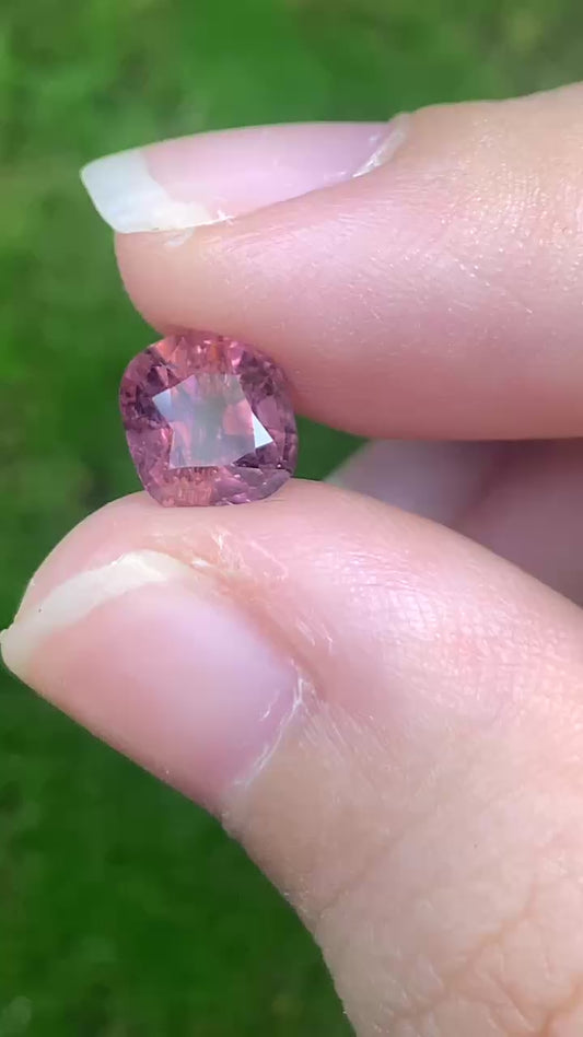 Natural Pinkish Purple spinel _ 14082504