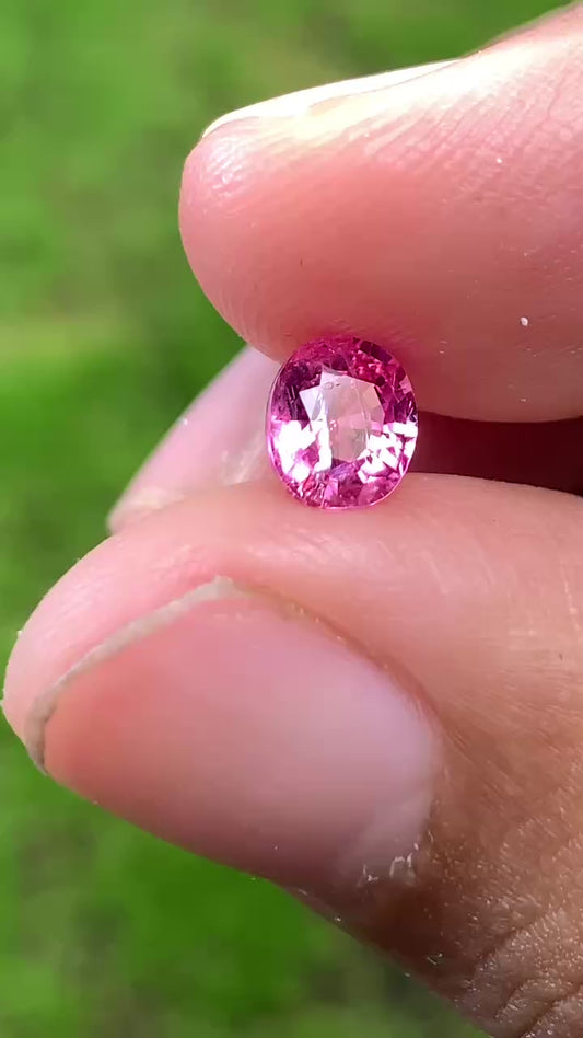 Pinkish red Spinel Luc Yen 0.72ct - 04092515