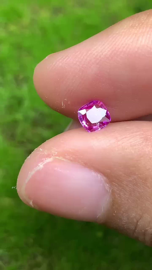 Hot pink Sapphire LucYen _ 12072526