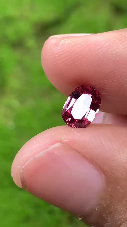 Natural Spinel VietNam 04082504