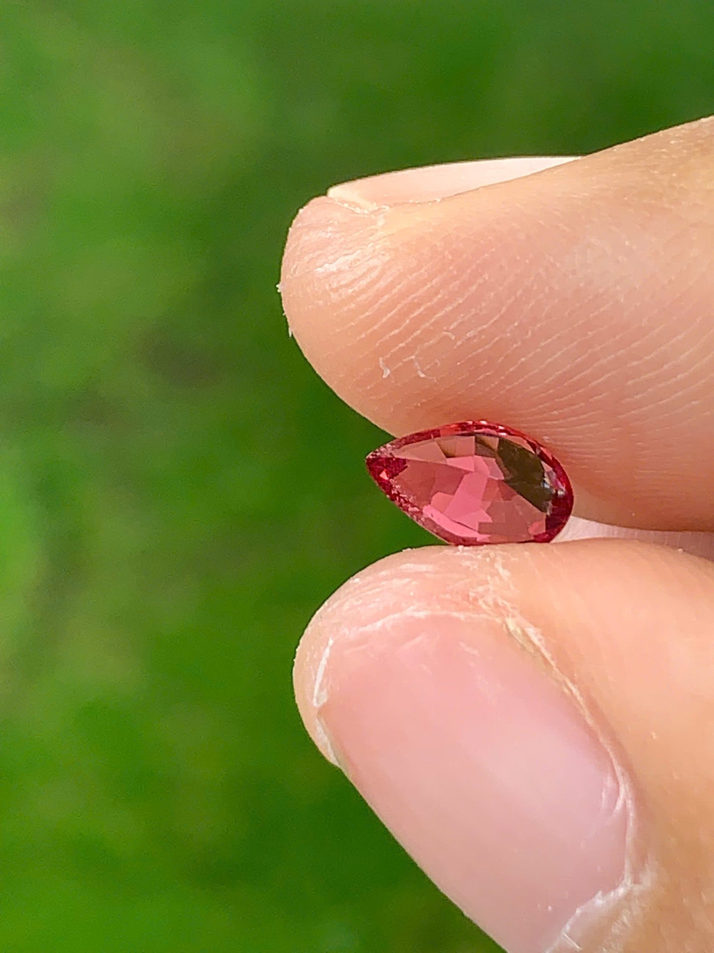 Natural Spinel VietNam 16072529