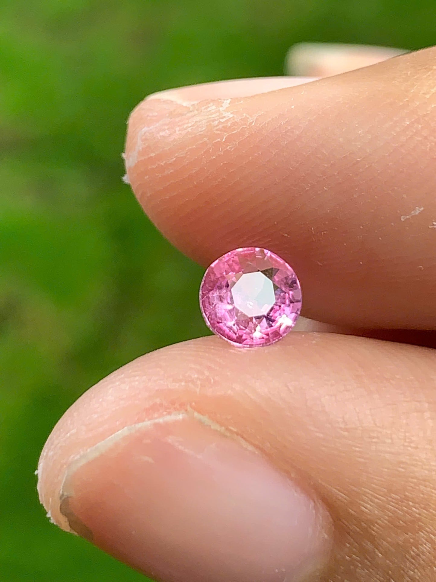 Pink Spinel natural VietNam