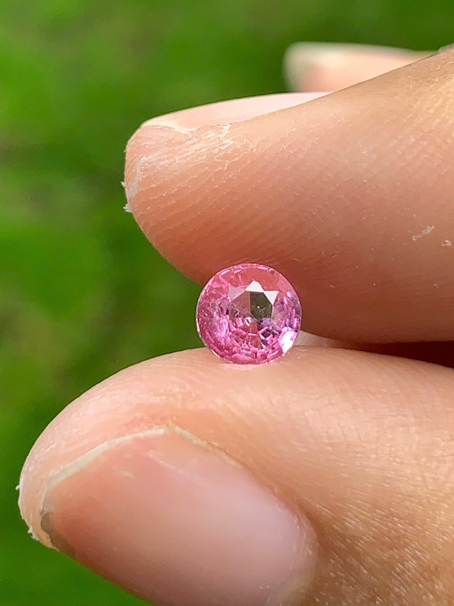 Pink Spinel natural VietNam