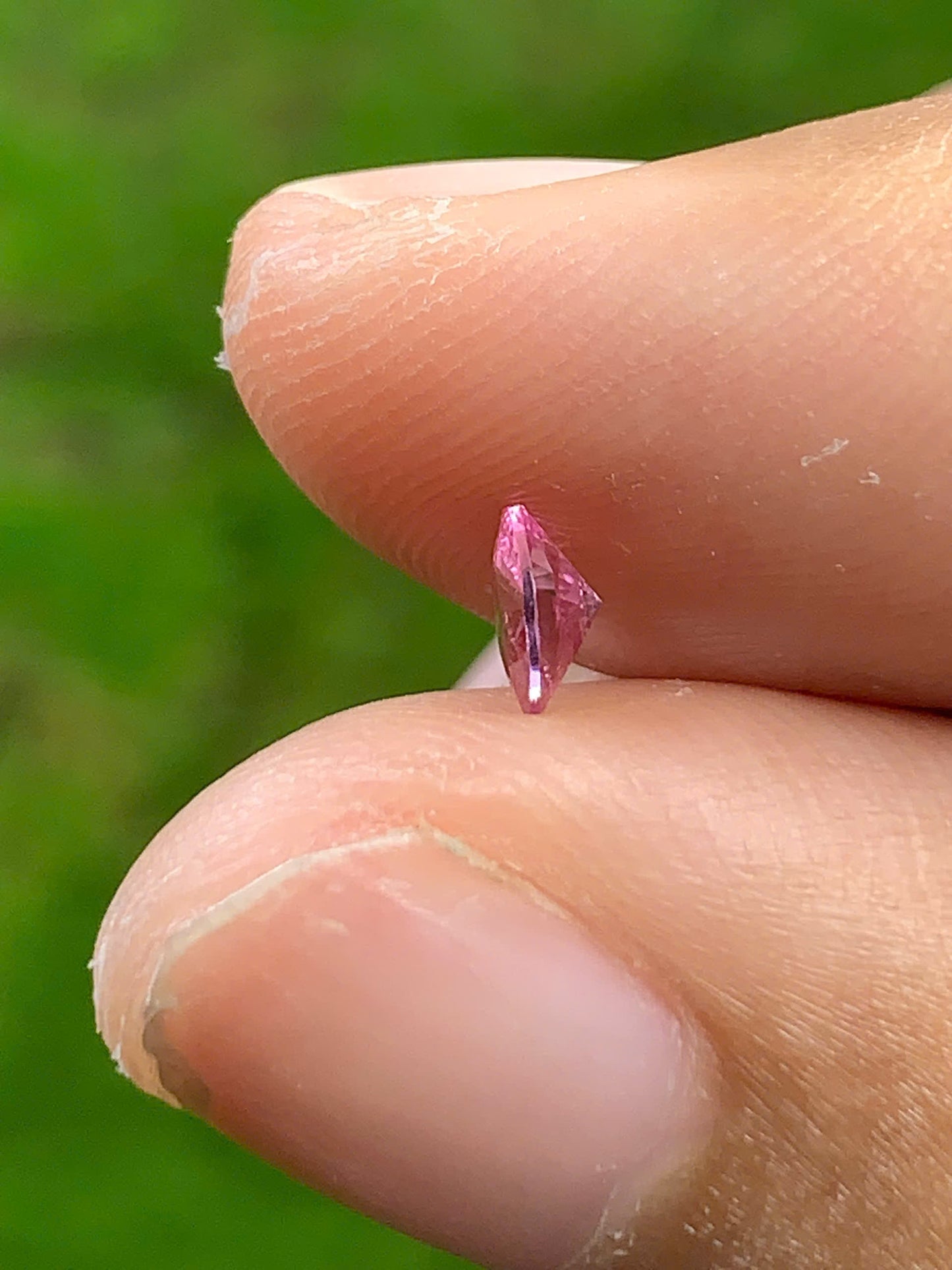 Pink Spinel natural VietNam