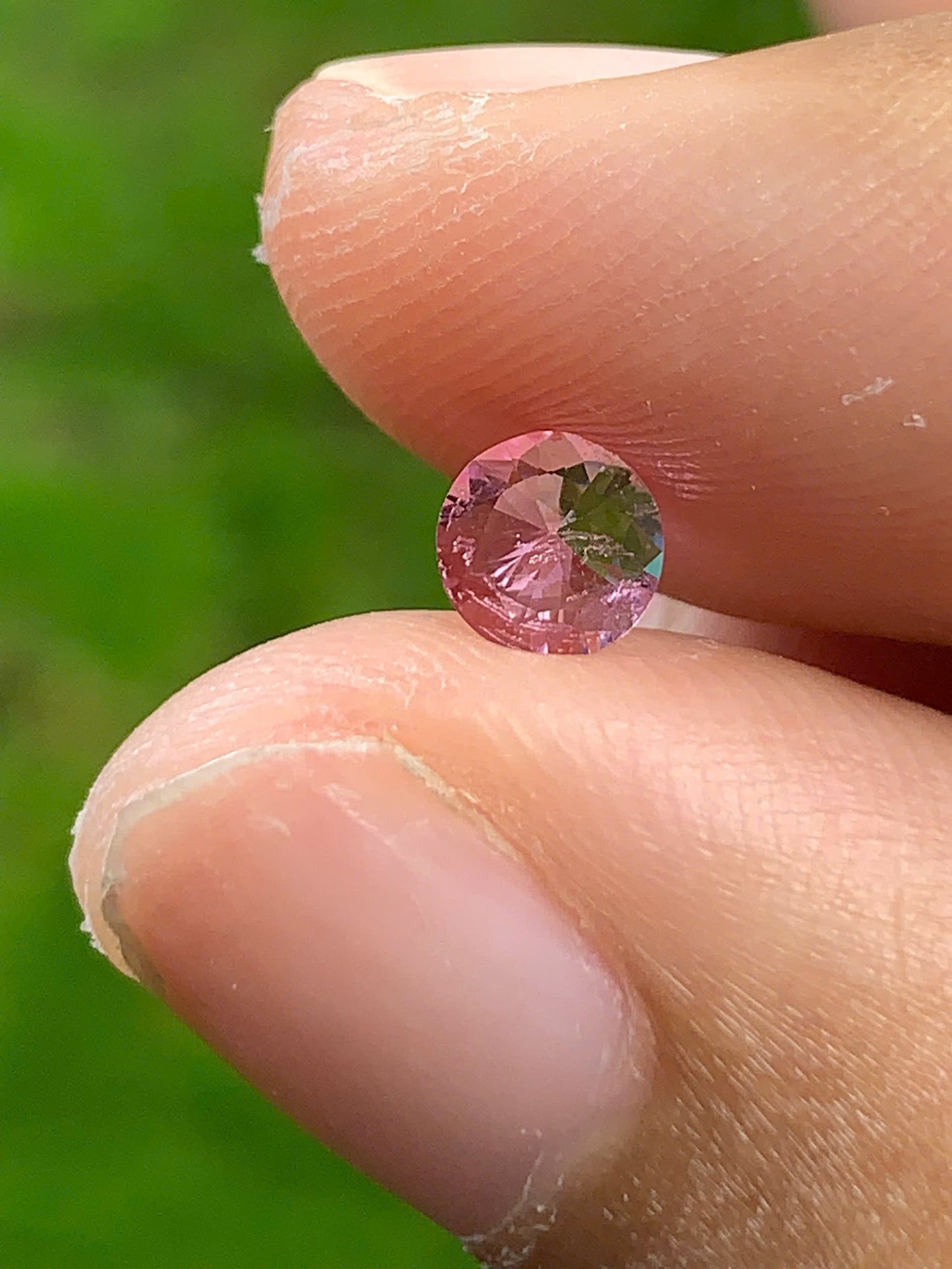 Pink Spinel natural VietNam