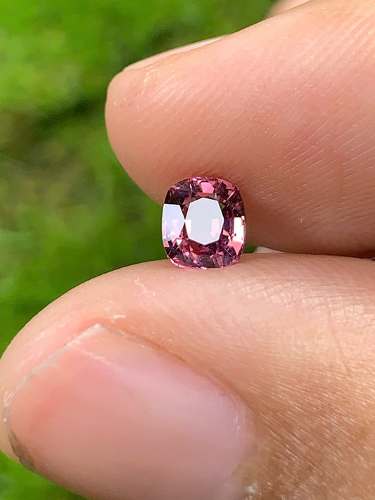 Natural Spinel VietNam 04082505