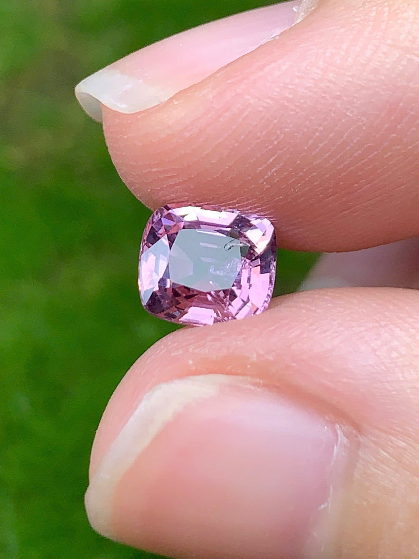 Natural Purple Spinel VietNam 09082504