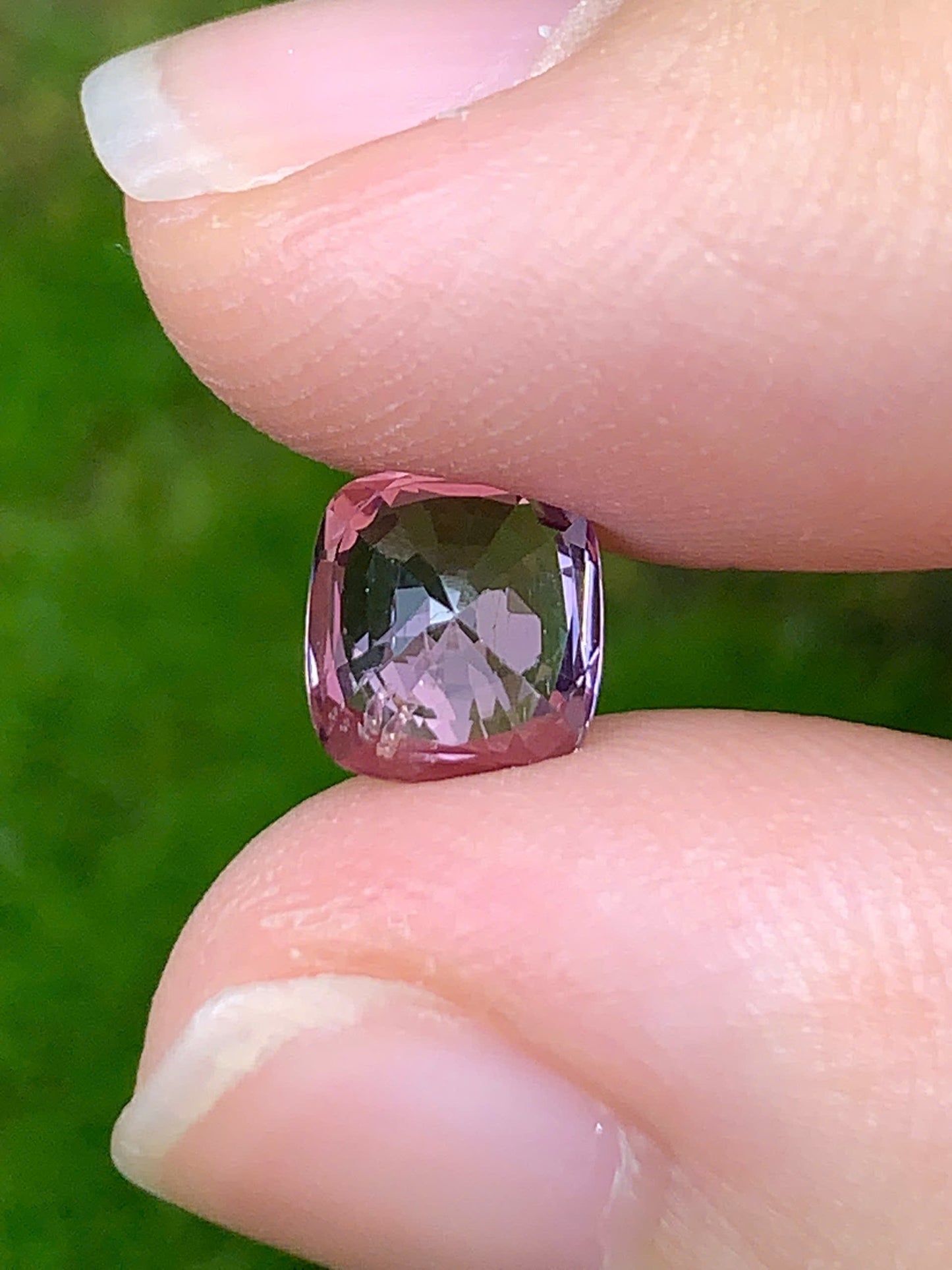 Natural Purple Spinel VietNam 09082504