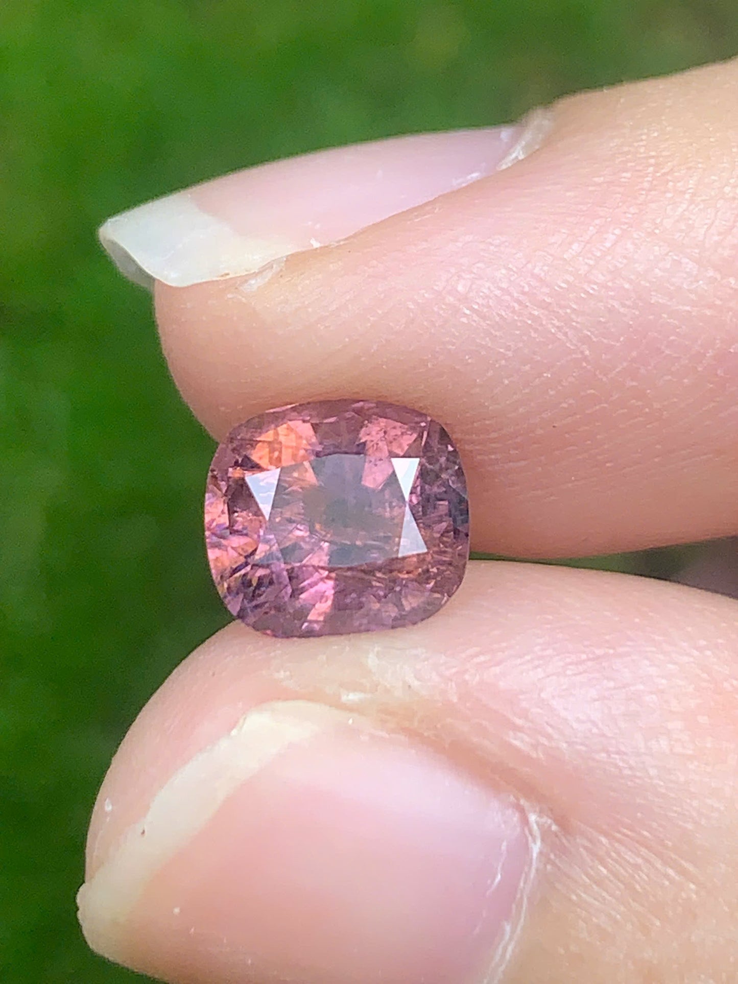 Natural Pinkish Purple spinel _ 14082504