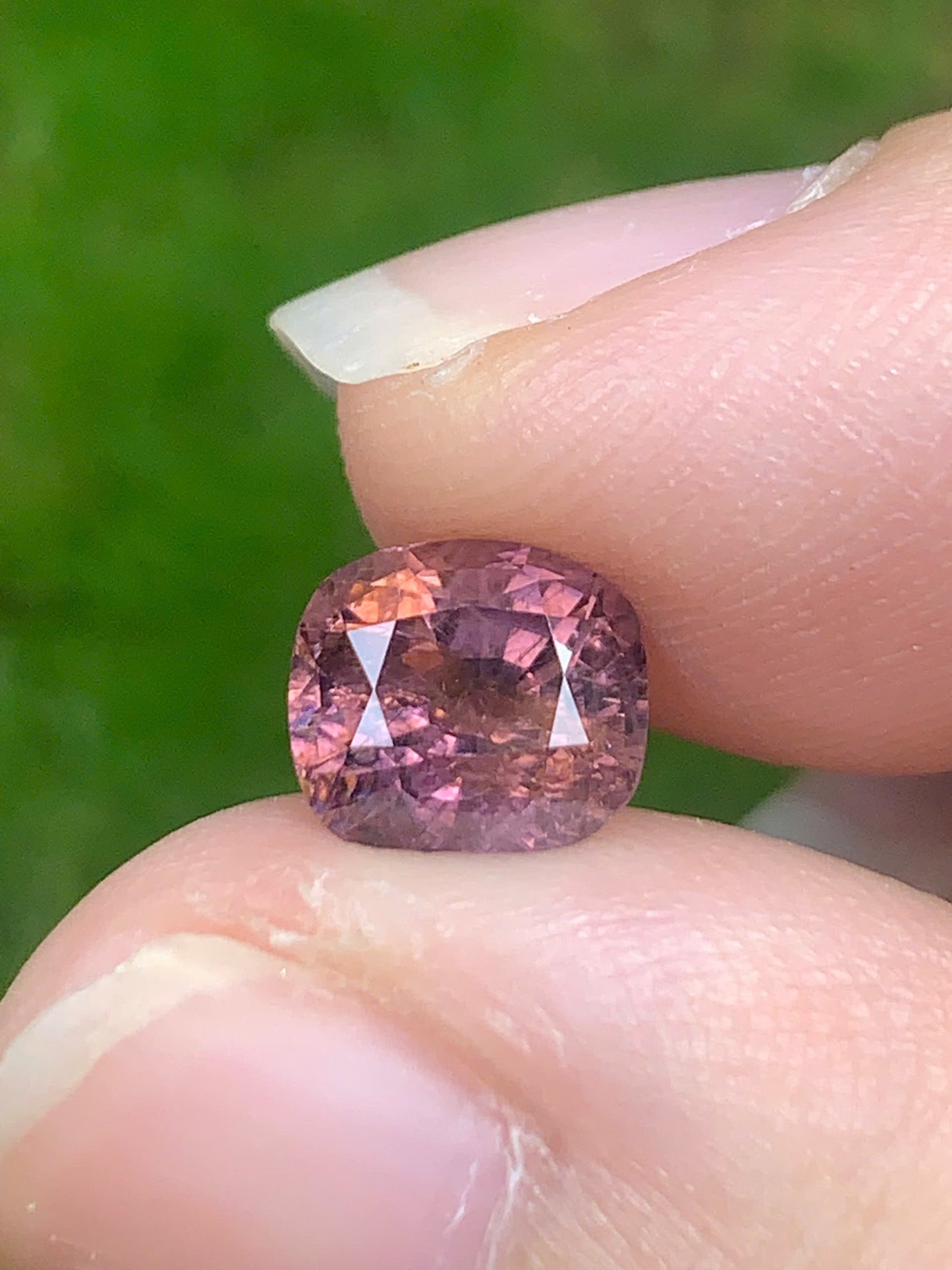 Natural Spinel VietNam 14082501