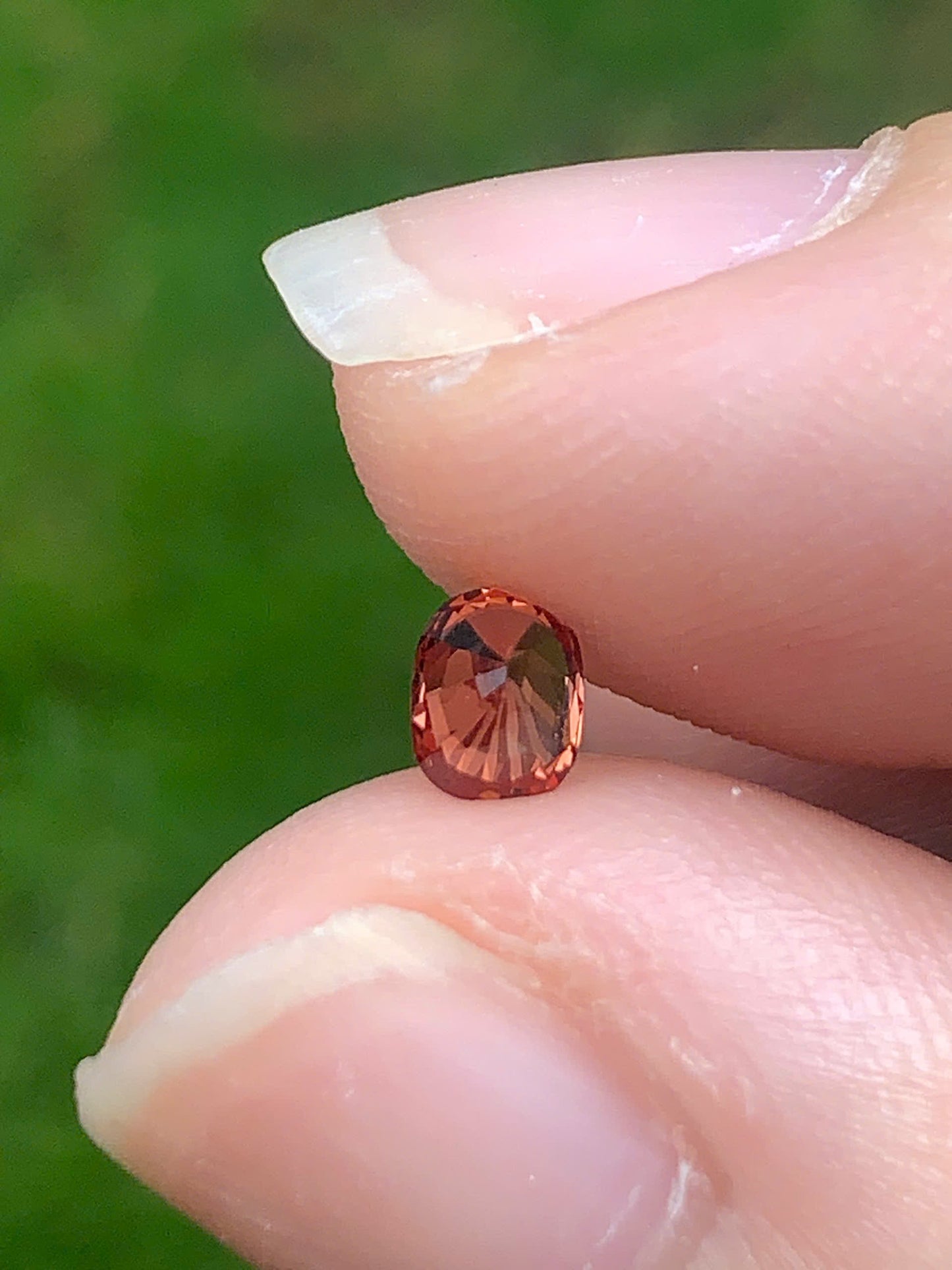 Natural Spinel VietNam 14082508
